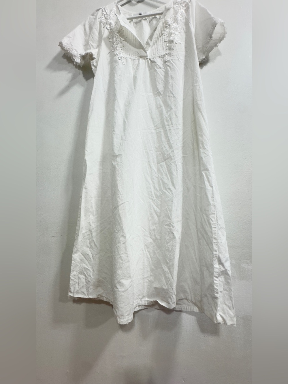 Women's White Cotton Lace-Trim Nightgown - Picture 2 of 4